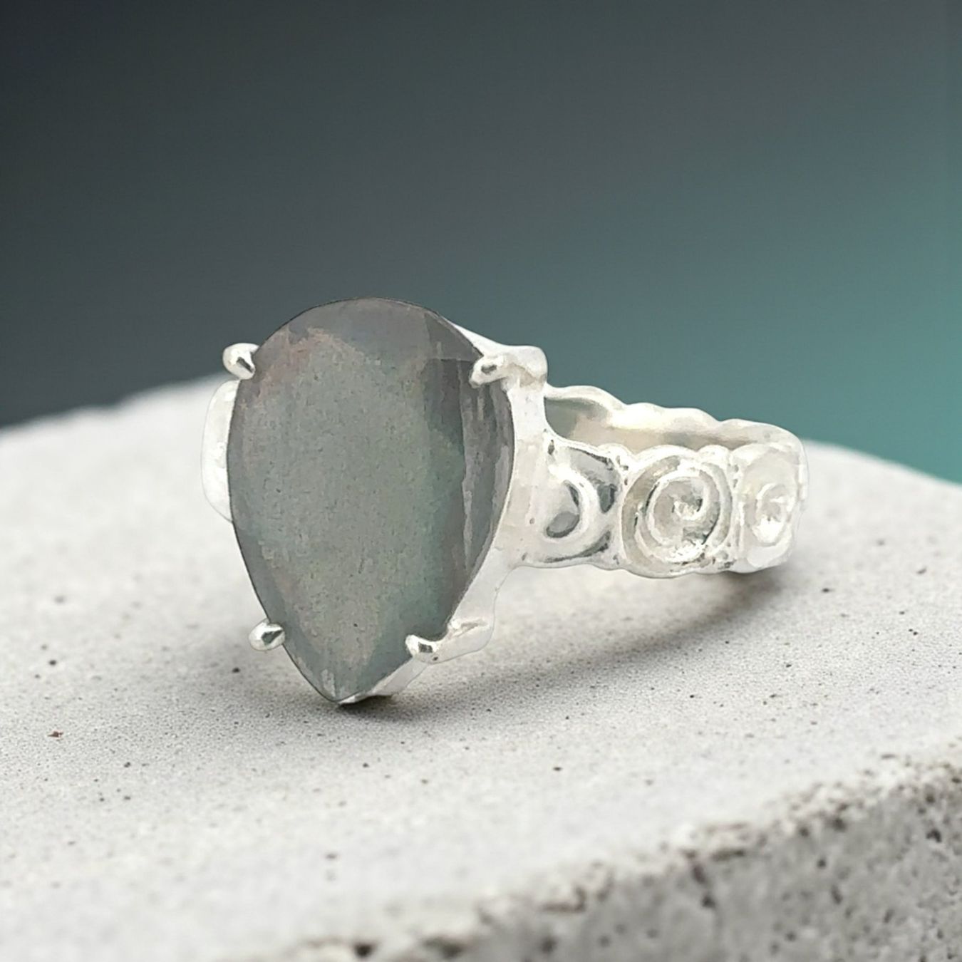 Olga Ribler Anelli: Unikate Silber Ring 925 mit Labradorit  Grösse 59 – Nuovo (secondo la descrizione) da Luzern venduto da Schmuckoutlet 6