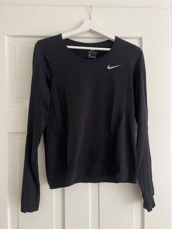 Nike Dri-FIT Trainingsshirt Damen Gr. S Schwarz Langarm