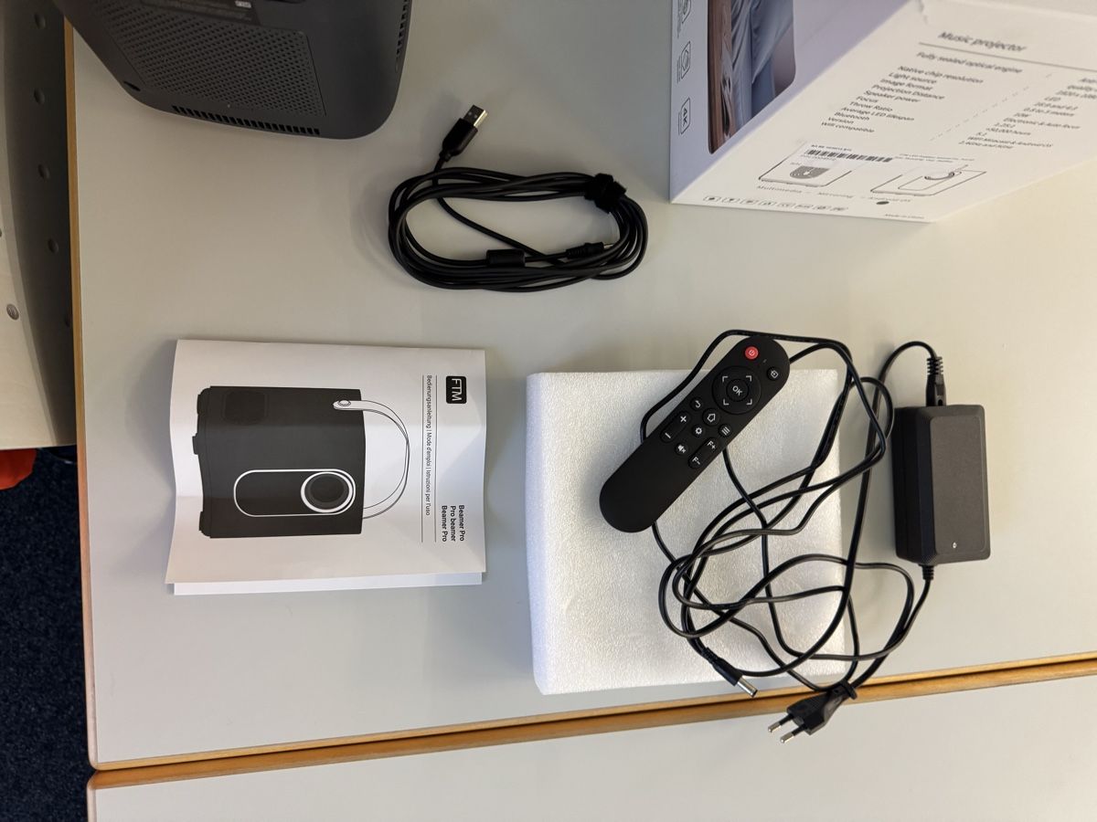 Videoprojektoren: Beamer Led Projector – Gebraucht aus Meisterschwanden von tzw43weber 3