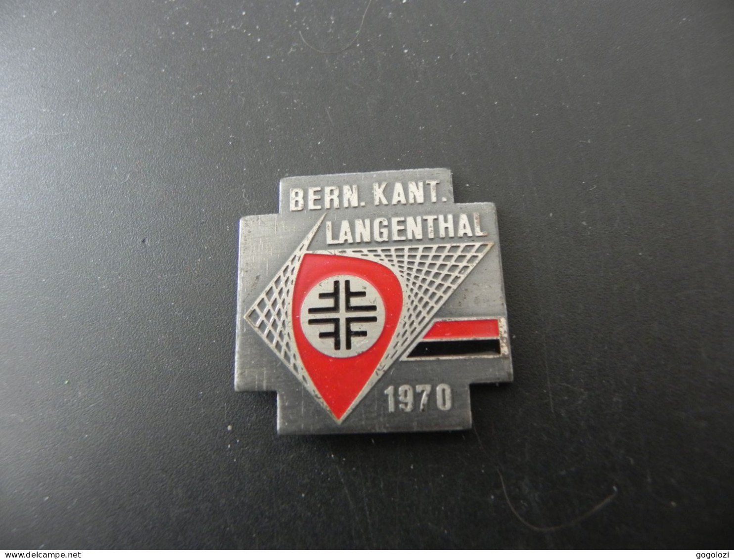 Broschen & Nadeln: Turnkreuz Langenthal 1970 – Gebraucht aus Biel/Bienne von Gogolozi