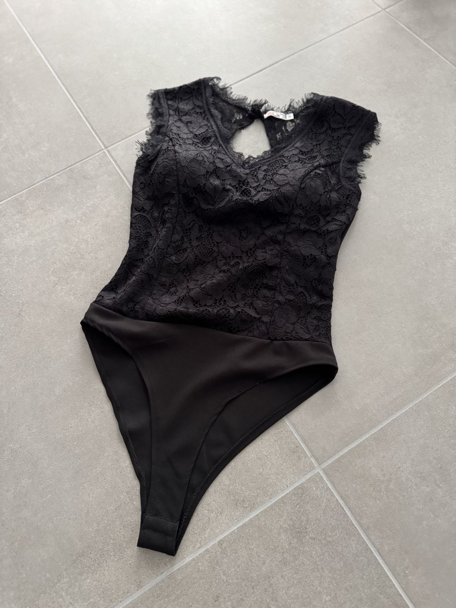 Top: Body mit Spitze Grösse 8 neuwertig Wal G – Nuovo (secondo la descrizione) da Frick venduto da Cirilla
