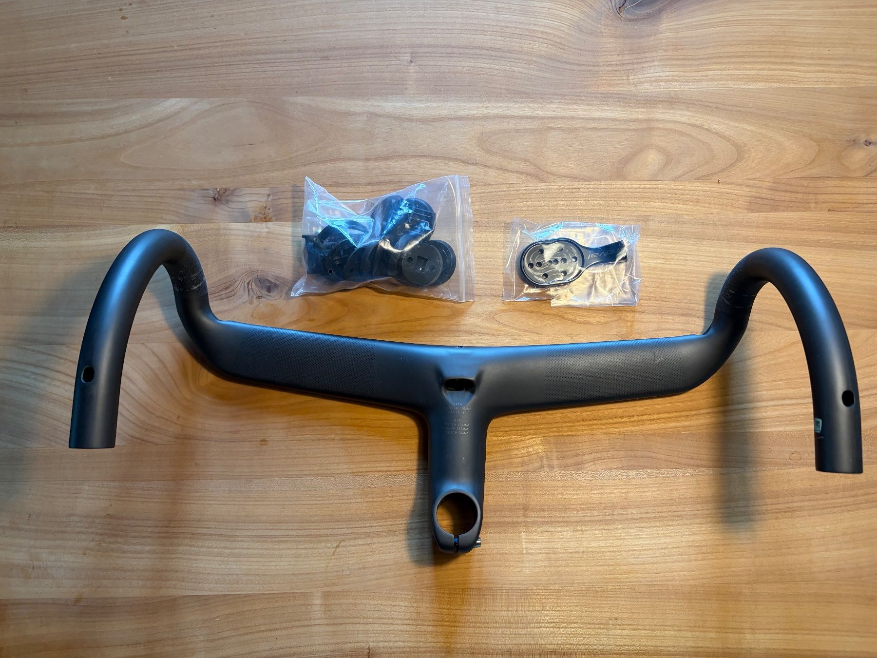 Specialized Pezzi di ricambio: Roval Rapide Cockpit Carbon Lenker – Usato da Bern venduto da Ypf5647 2