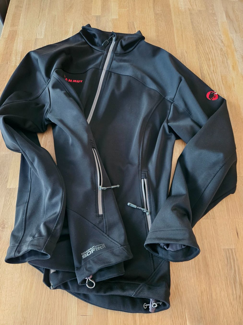 Mammut Jacken: Mammut, Soft Tech Jacke schwarz, leicht + flexibel, Top-Occ. – Gebraucht aus Einsiedeln von Salusa 6