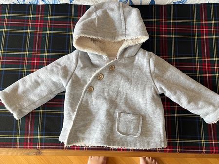 grauer Pelzhoodie, guter Zustand, Größe 62