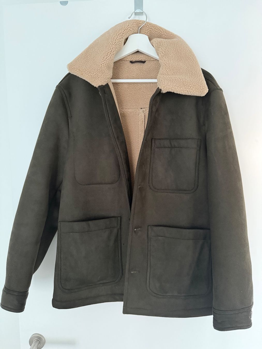 Mango Giacche: Mango Jacke taupegrün, Grösse M – Usato da Winterthur venduto da Louvre91