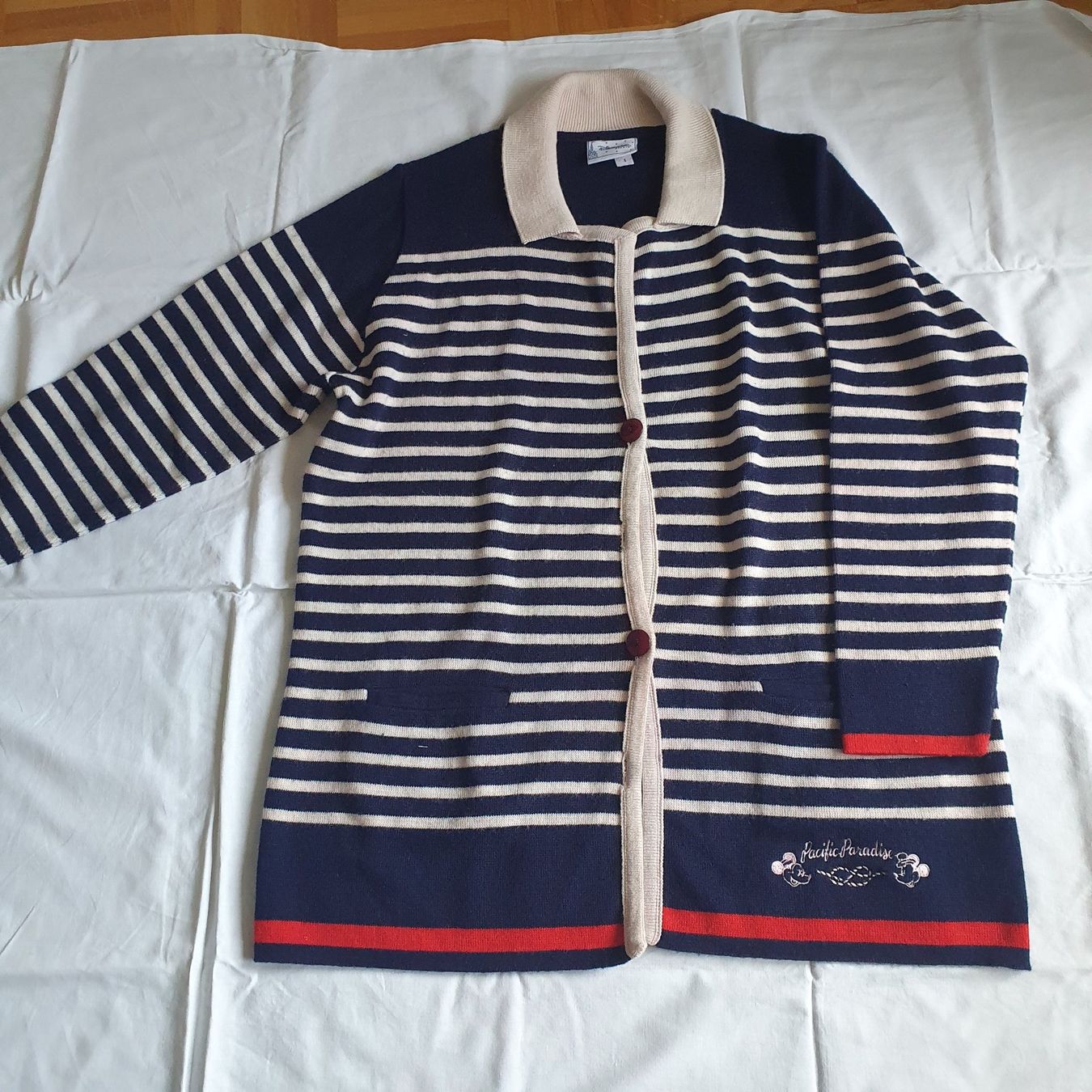 Maglioni & Felpe: Pull boutonné Disneyland taille S – Usato da Prilly venduto da RoDyRe