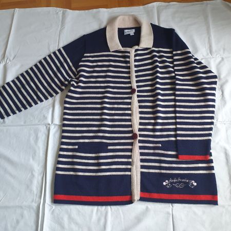 Pull boutonné Disneyland taille S
