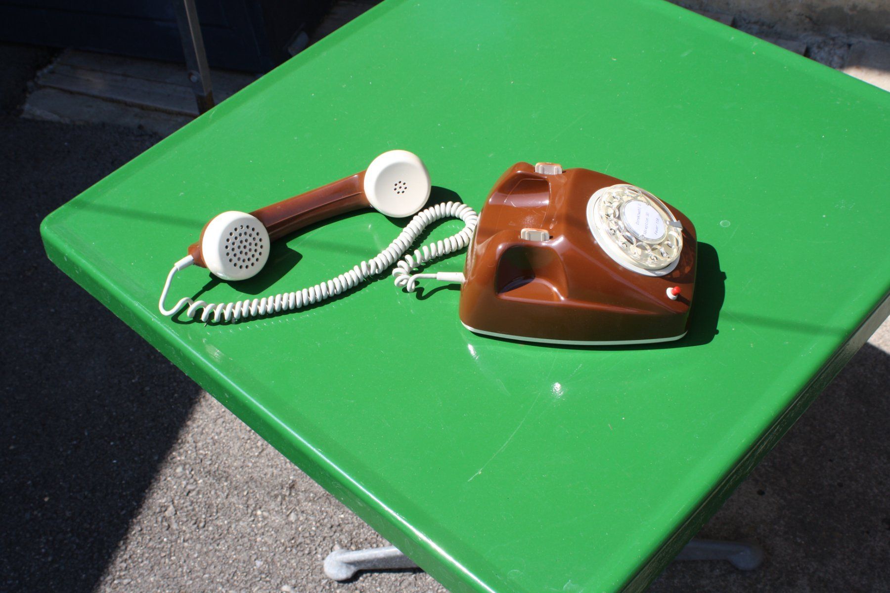 Telefone: TELEFON VINTAGE MIT WÄHLSCHEIBE – Gebraucht aus Wauwil von Pneuedy 6