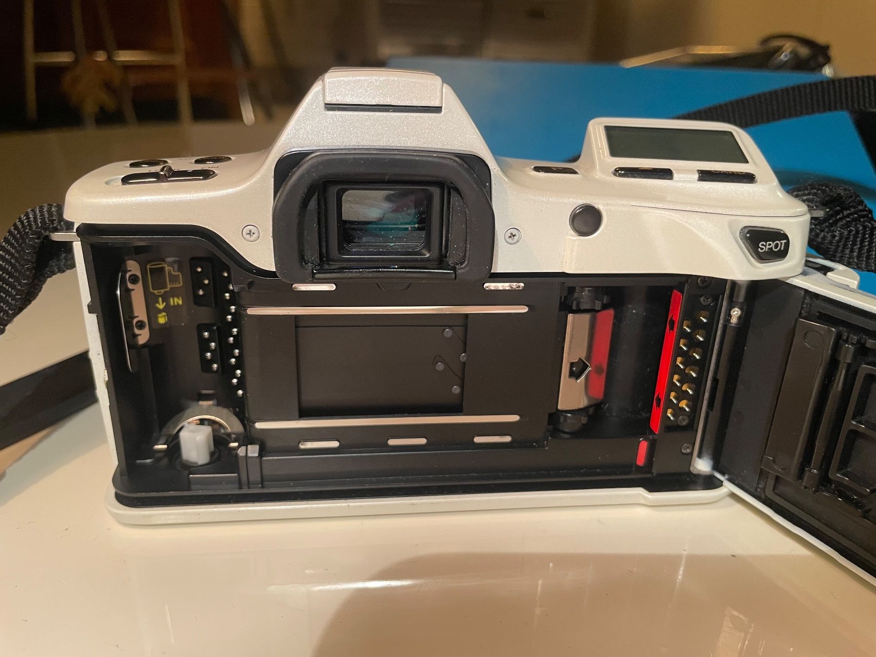Minolta Kamera: Minolta Dynax 8000i white Kamera mit Objektiv – Gebraucht aus Embrach von xenovolcano 3