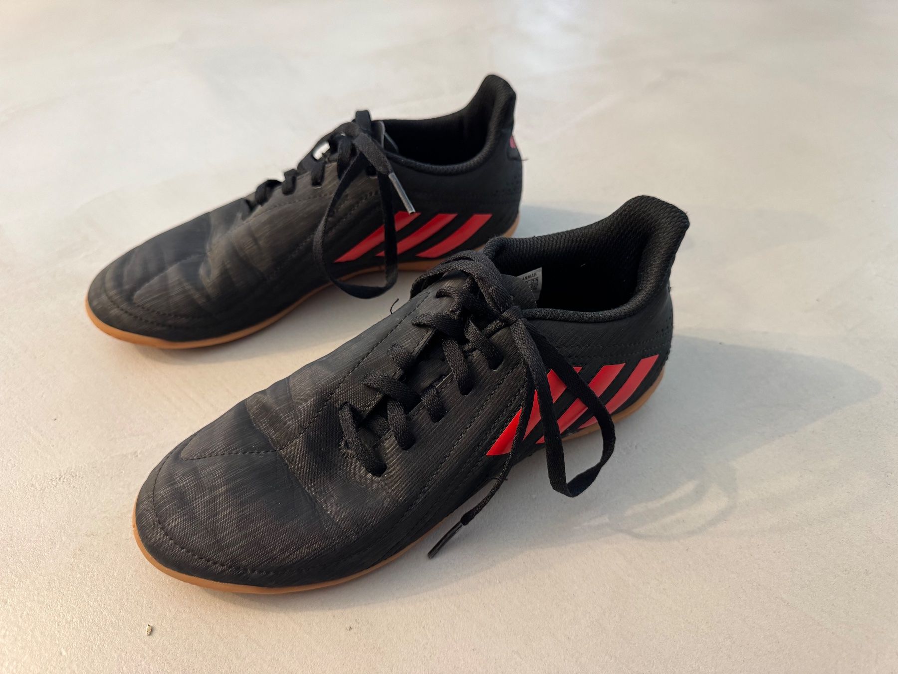 Adidas Scarpe da uomo: Adidas Hallenturnschuhe, 36 – Usato da Siebnen venduto da Nulu12 1