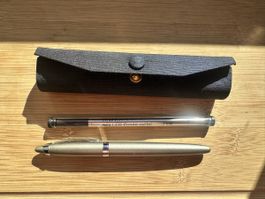 Waterman Roller Pointe Métal mit Hülle und Refiller