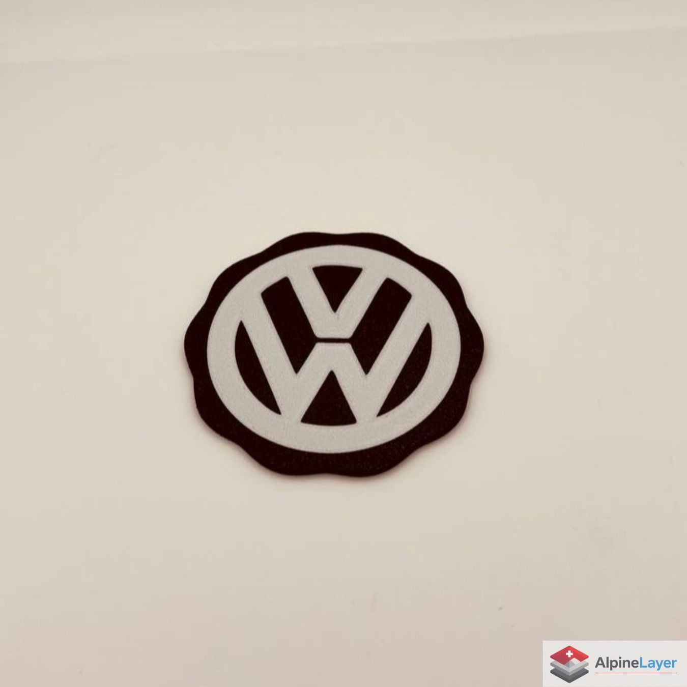 Sottobicchieri: VW Logo Coaster 3D Printed Car Drink Coaster – Nuovo (secondo la descrizione) da Losone venduto da AlpineLayer