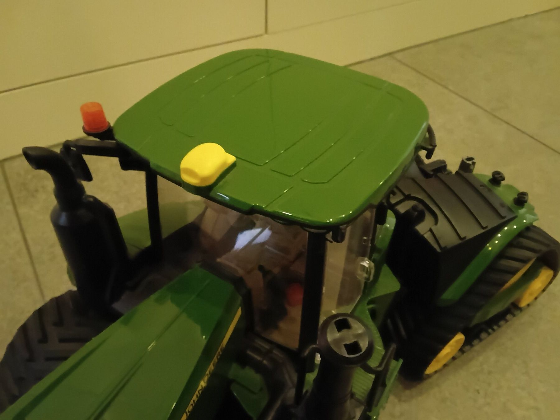 John Deere Trattori: Bruder John Deere Raupentraktor – Usato da Lützelflüh venduto da fortuna87 2