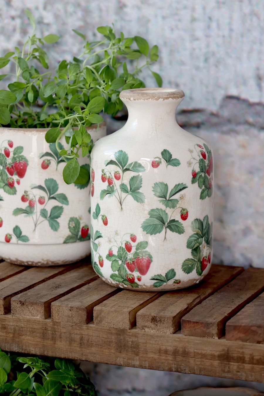 Vasi & Recipienti: Chic Antique Vase "Fraises", Höhe 17,5 cm – Nuovo e nell'imballaggio originale da Innertkirchen venduto da Glatthard-Interior 1