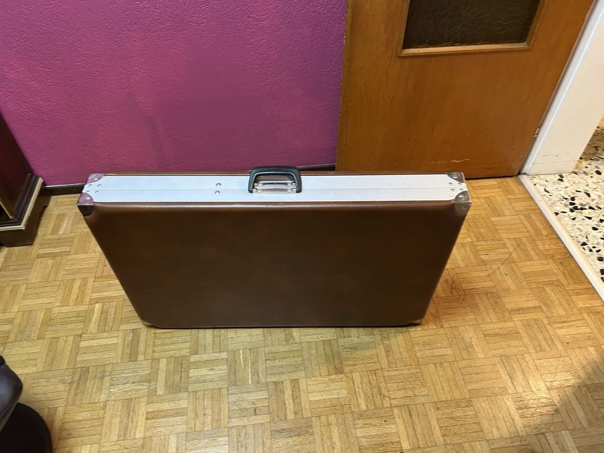Dispositivi per massaggi: Letto per massaggi portatile – Usato da Locarno venduto da marco01043