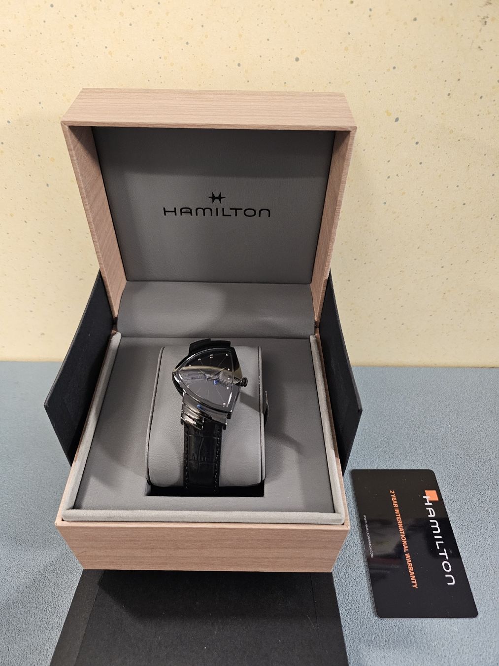 Hamilton Uhren: Hamilton Ventura  Neu – Neu und originalverpackt aus Thun von Thuno6 1