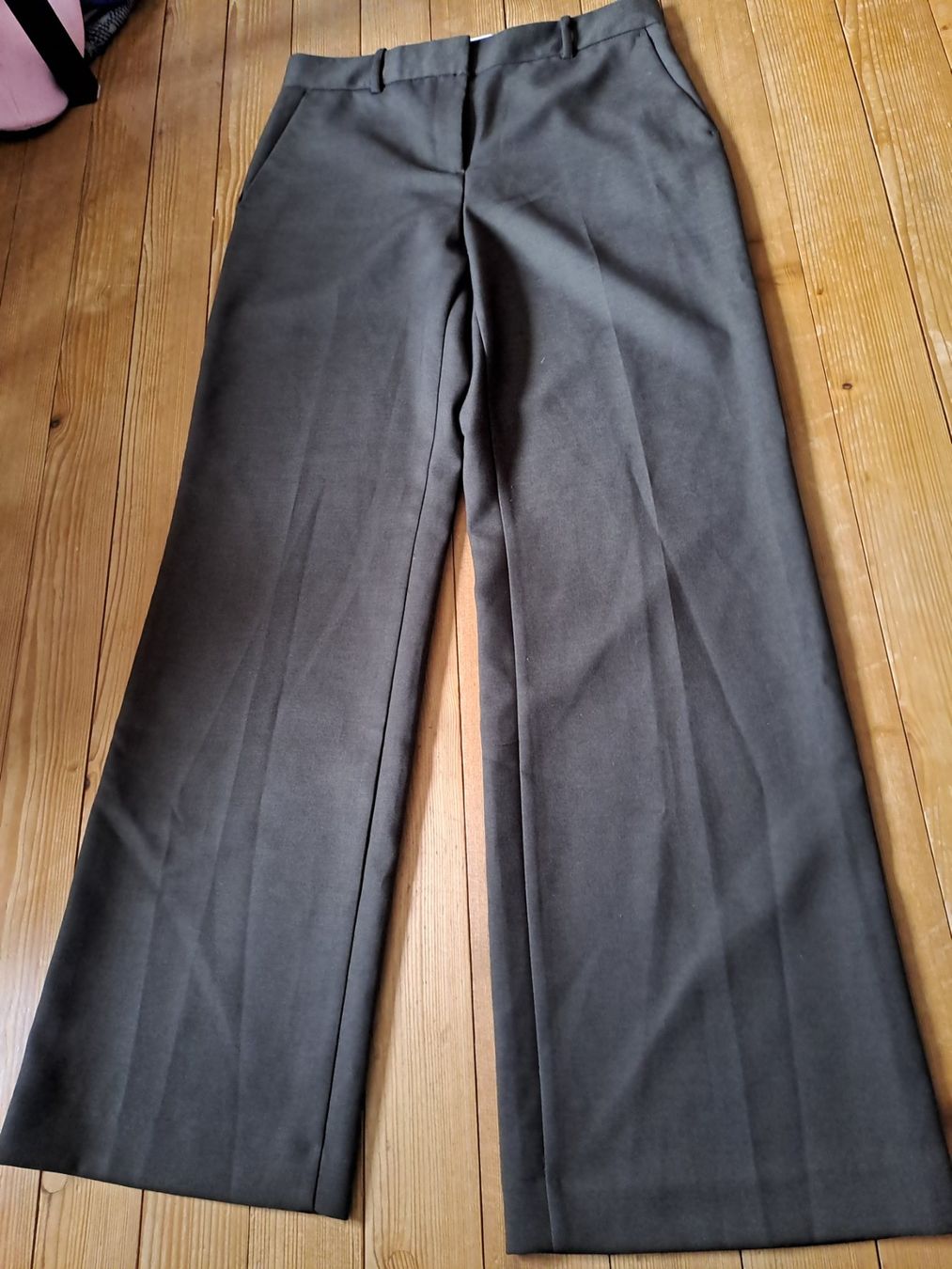 Zara Pantaloni: Hose Zara oliv Gr. M – Usato da Engelberg venduto da ollinseaotter 2