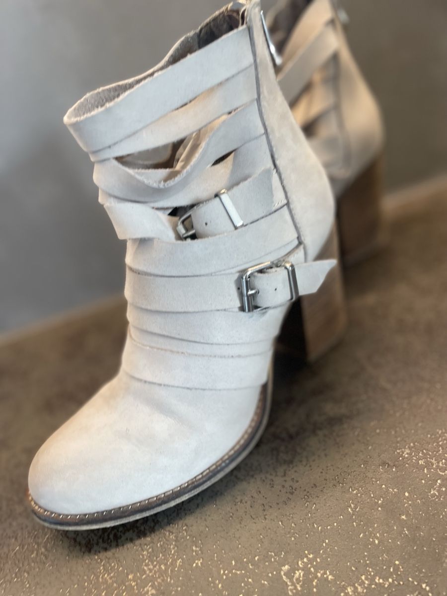 Damenschuhe: Stiefeletten mit Schnallen, Gr. 37 – Gebraucht aus Bronschhofen von Ratz2