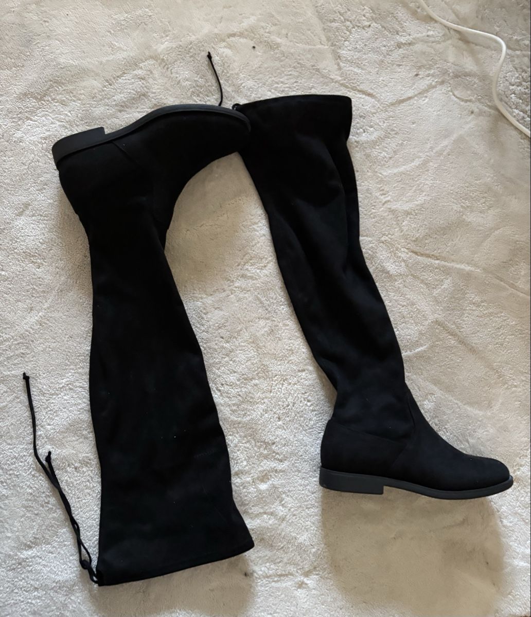 Scarpe da donna: Schwarze Overknee-Stiefel, flach 39 – Usato da Luzern venduto da Monica_19 1