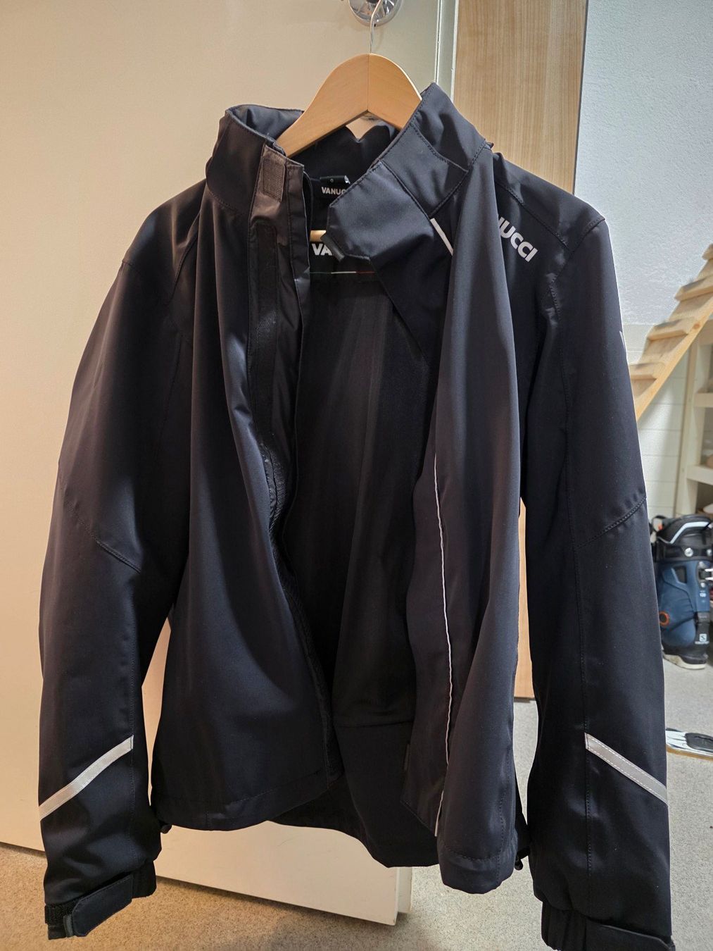 Vanucci Giacche: Vanucci Motorrad Regenjacke Grösse S – Usato da Oberwil-Lieli venduto da Poliziano