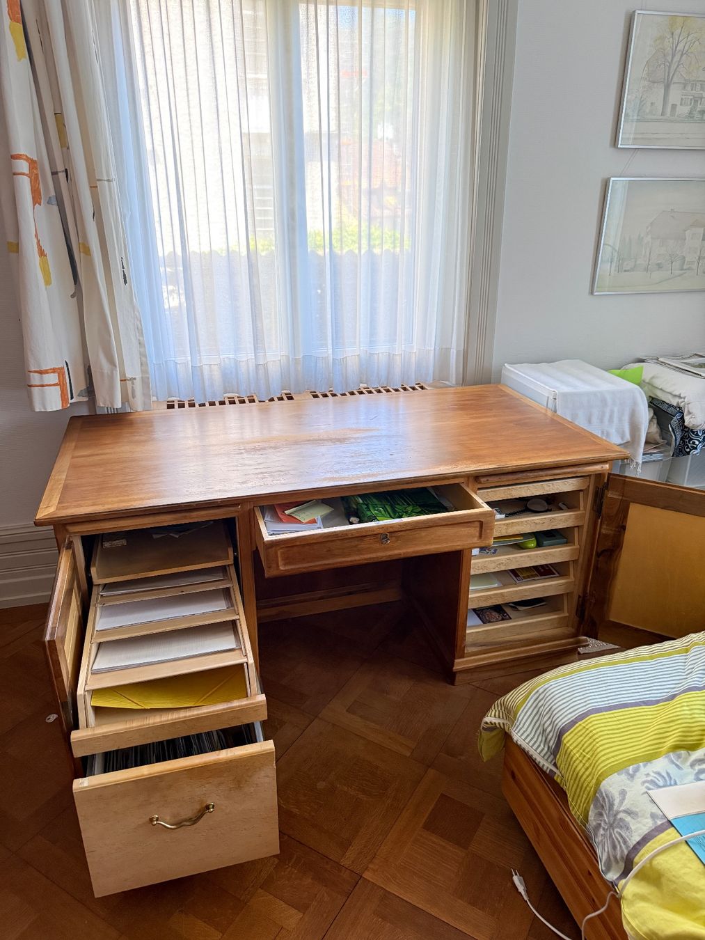 Schreibtische: Schreibpult massiv, Nussbaum – Gebraucht aus Baden von mka_dv89