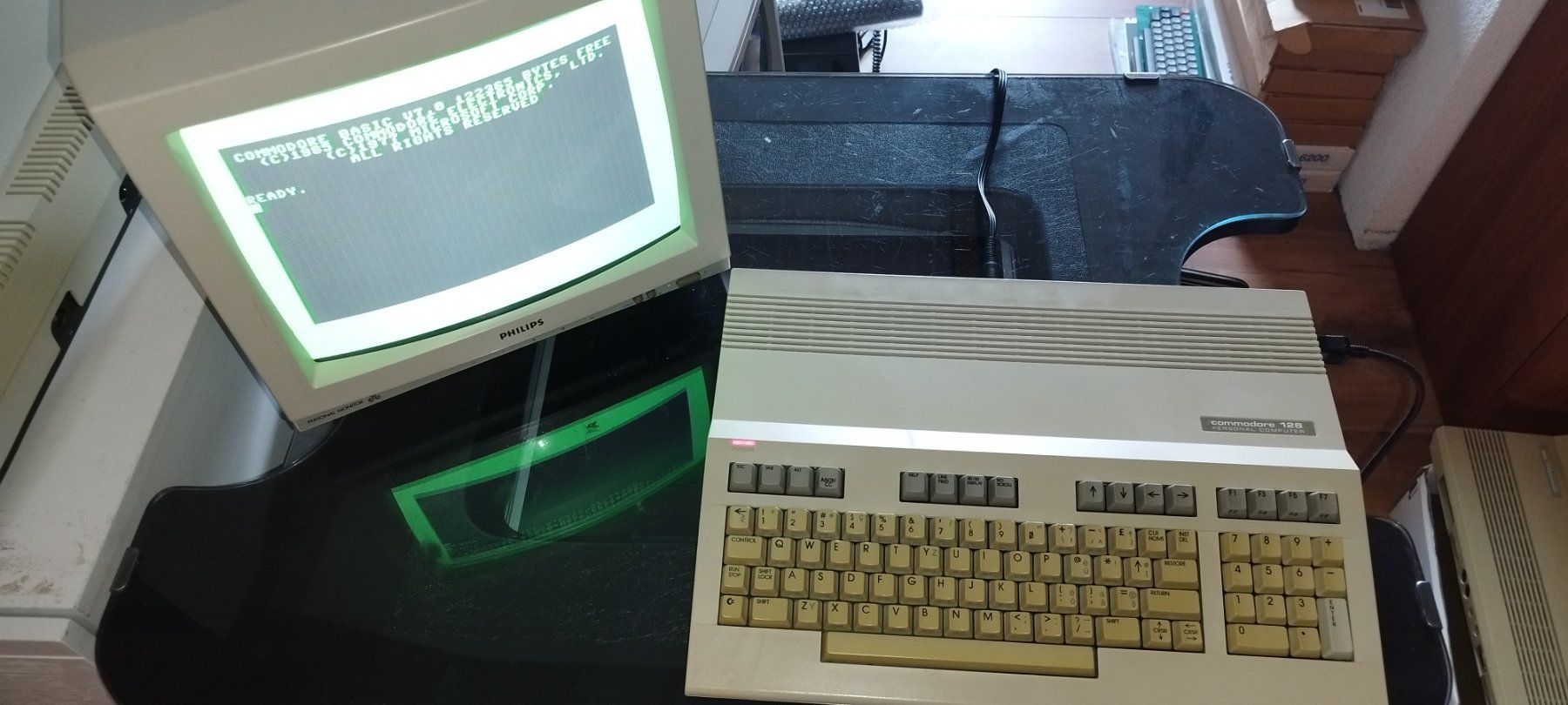 Commodore PCs: Commodore 128 – D'occasion à Domdidier par look80486 3