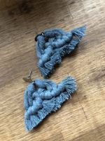 Handgefertigte Makramee Ohrringe blau/ grau 