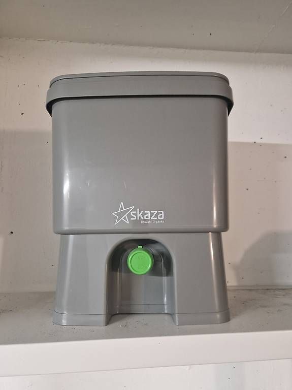 Altro per la casa: Bokashi Kübel und Deckel 2x – Usato da Luzern venduto da roe_mk6s