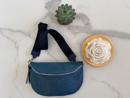 Moderne Crossbody Tasche in trendigem Blau/Petrol