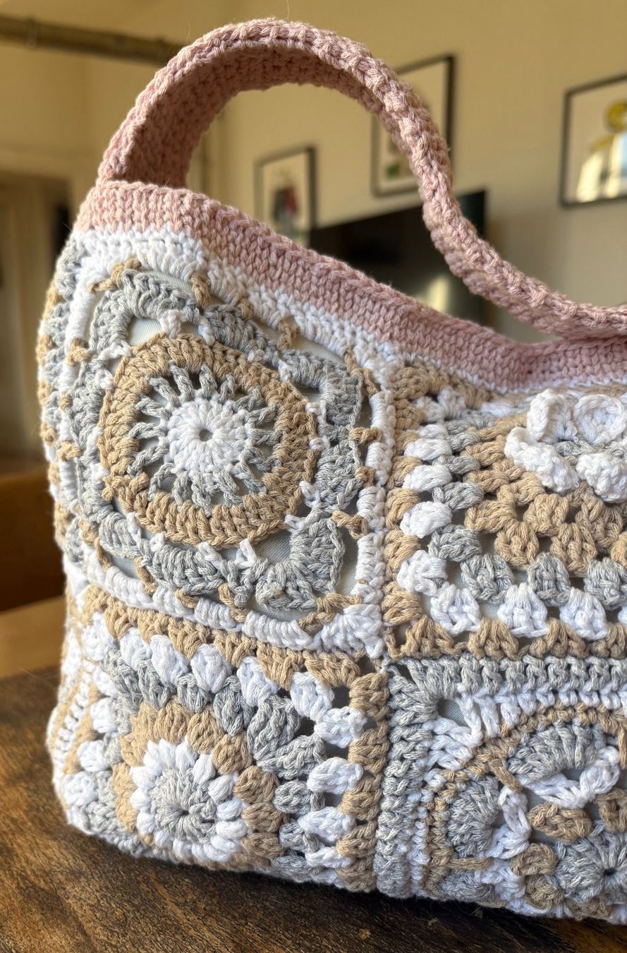 Borse da donna: BAG GRANNY STYLE EN CROCHET HANDMADE! PIÈCE UNIQUE – Nuovo e nell'imballaggio originale da Locarno venduto da NicoNion 2