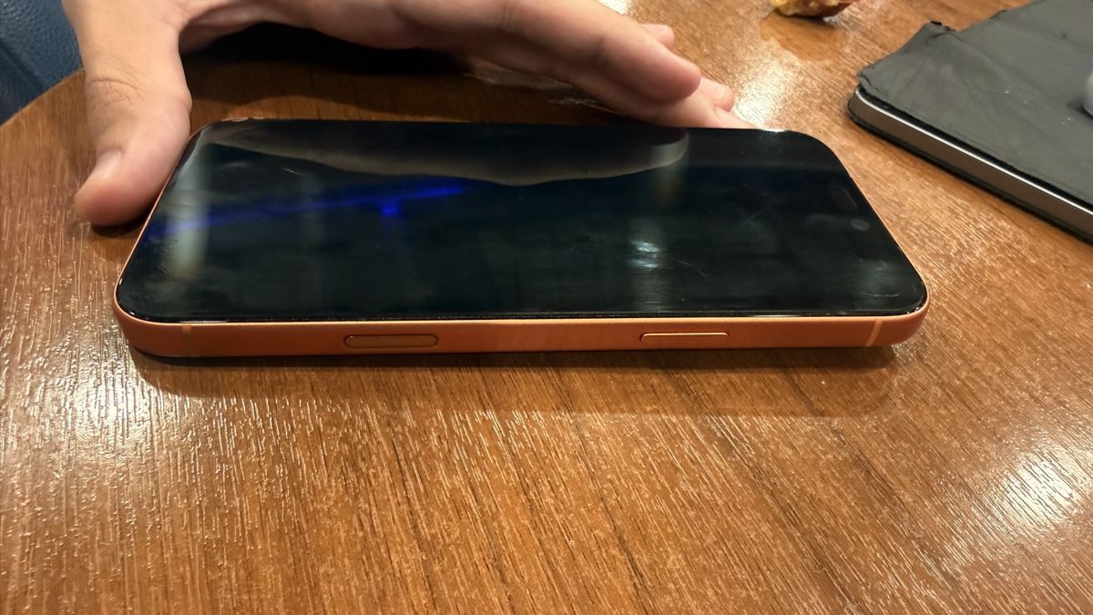 Apple Portables: Iphone 17 pro max - 256gb - orange – D'occasion à Aigle par DijonKadaj 1