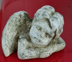 Antike Engelsfigur, liebevoll, Winterdekoration, Top
