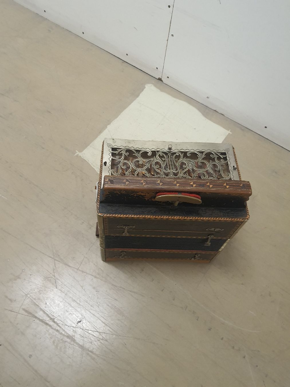 Strumenti musicali: accordéon 8 basses  – Usato da Pont-de-la-Morge venduto da Mirabelle0 5