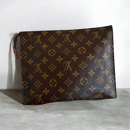 Louis Vuitton Toiletry Pouch 26 cm Y1987