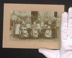 Fotografie Gruppenfoto von Frauen mit Op