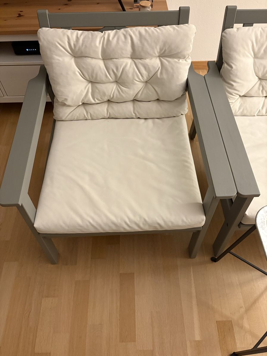 Ikea Chaises: IKEA balcony chairs & table  – D'occasion à Adliswil par han_2zjd 1