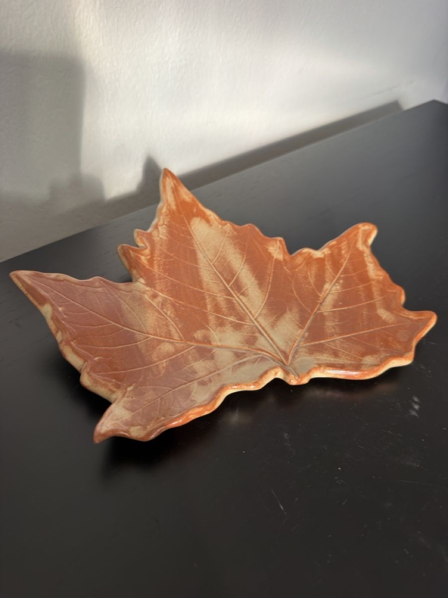 Toutes les décorations: Keramik Schale Blatt Form  – D'occasion à Widnau par kustercarmen 2