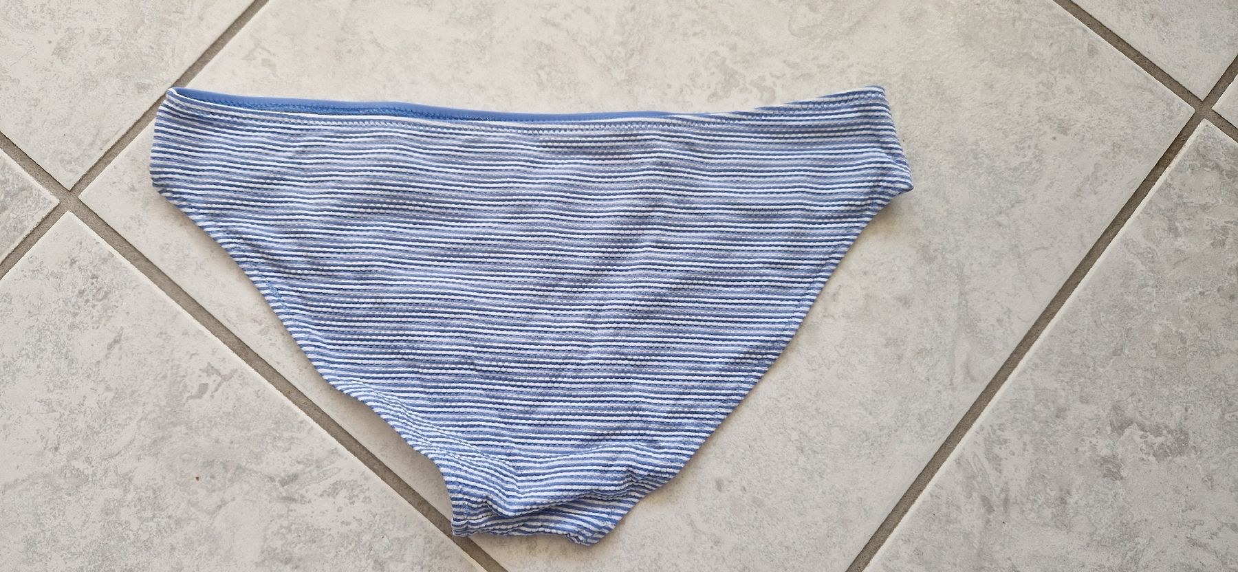 Costumi da bagno & Bikini: Bügel-Bikini in Grösse 44 – Usato da Wiesendangen venduto da Stregolina 5