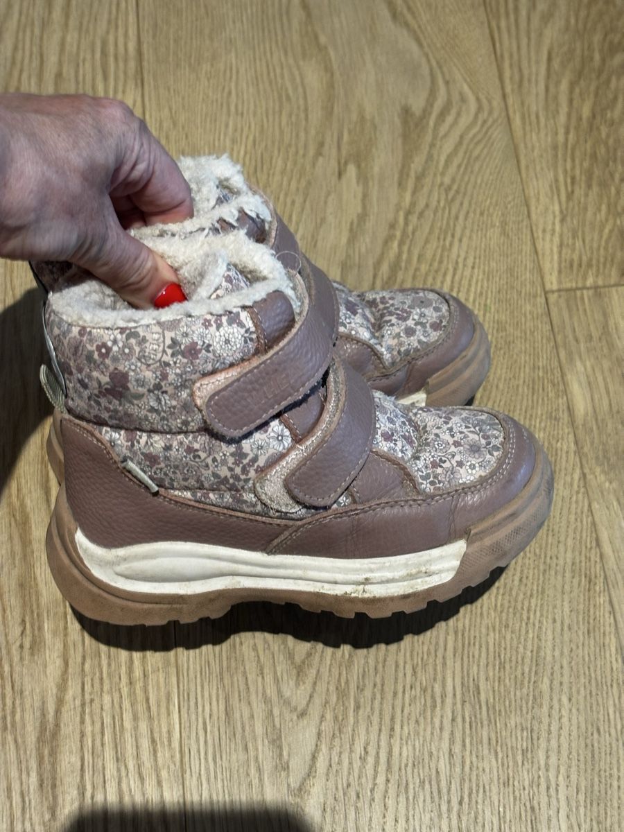Schuhe für Mädchen: Wheat Blumenmuster Grösse 25 – Gebraucht aus Cham von Giulia1009
