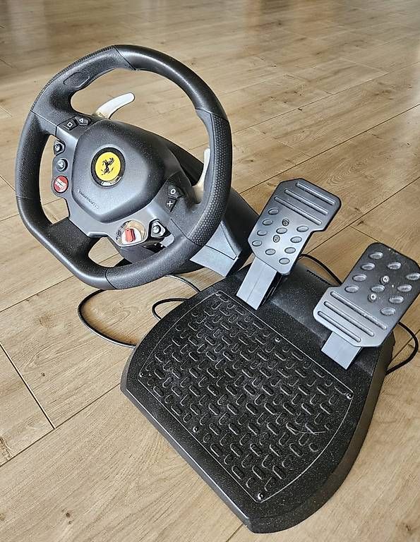 Controller: Volant et pédales pour console jeu vidéo  – Usato da Le Locle venduto da Larry67 1
