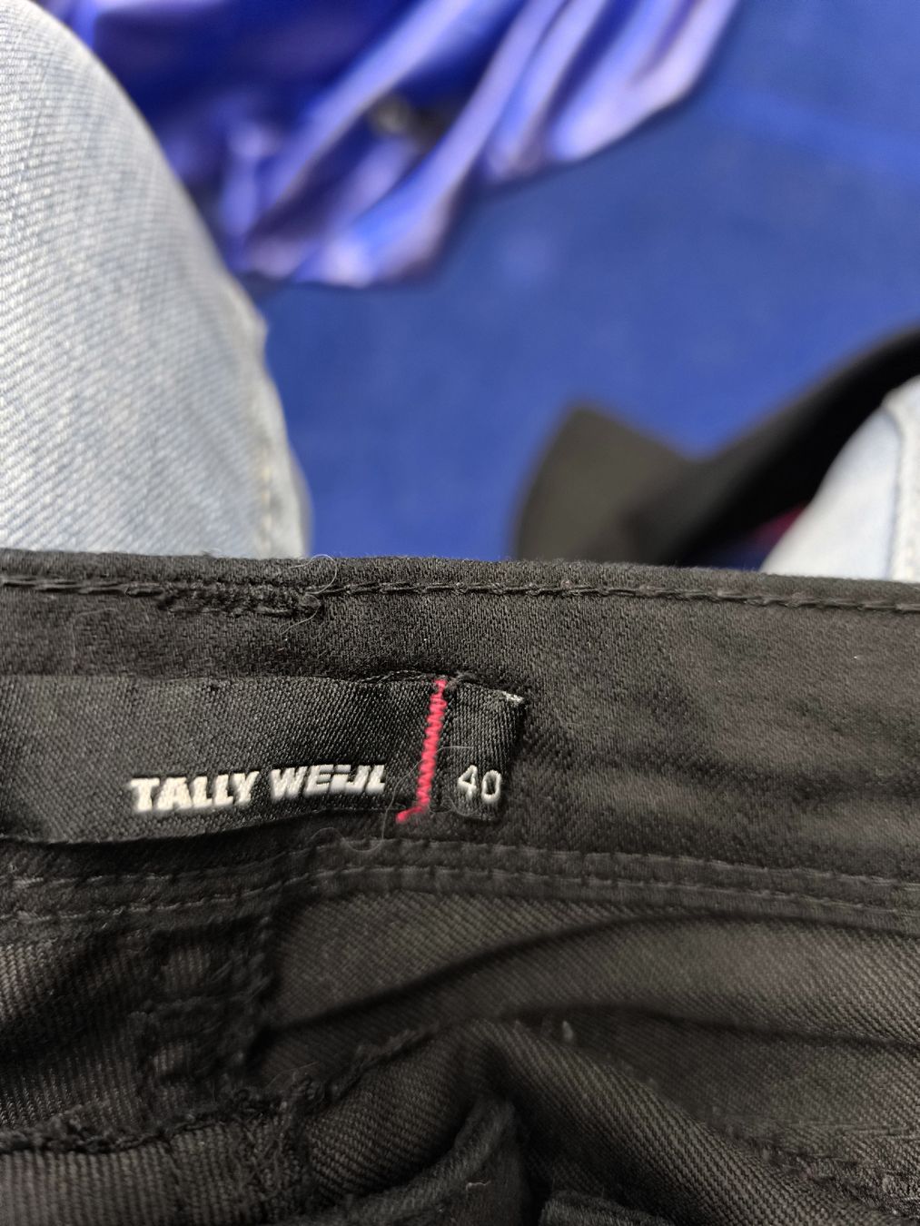 Tally Weijl Pantaloni: Hose mit pinkem Streifen  - Gothic, Punk, Emo – Usato da Fischbach LU venduto da BuBri 2