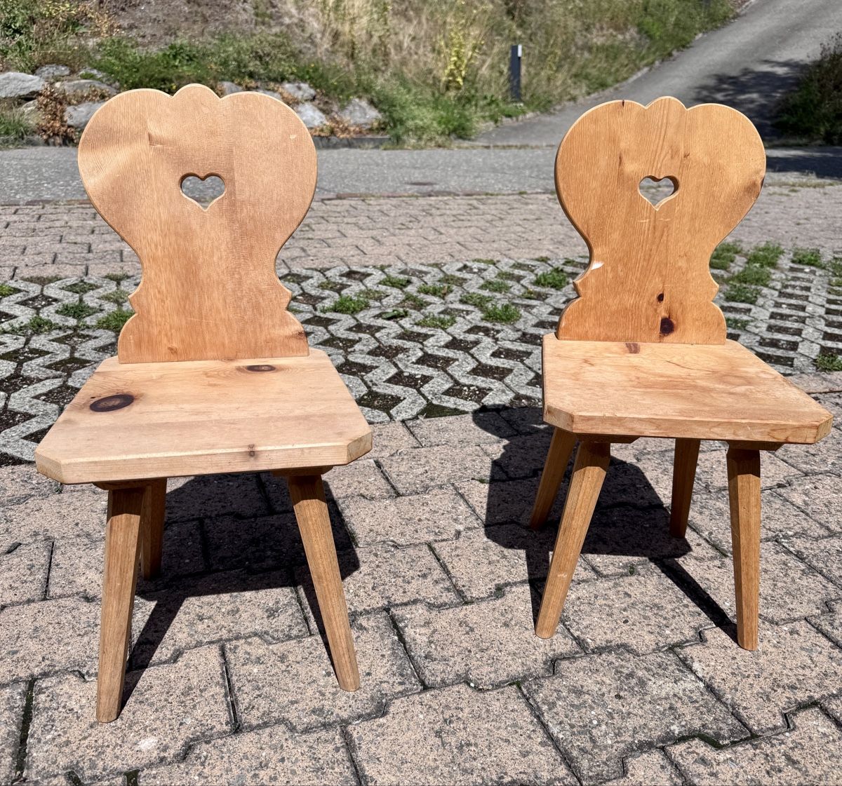 Stühle: 2er Set Holzstuhl Kinder – Gebraucht aus Schafisheim von Floromea