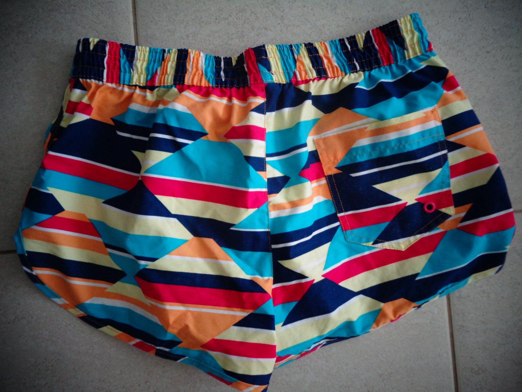 Pantaloni: ELLEN AMBER SHORT GR.S – Usato da Rotkreuz venduto da Samballi 2