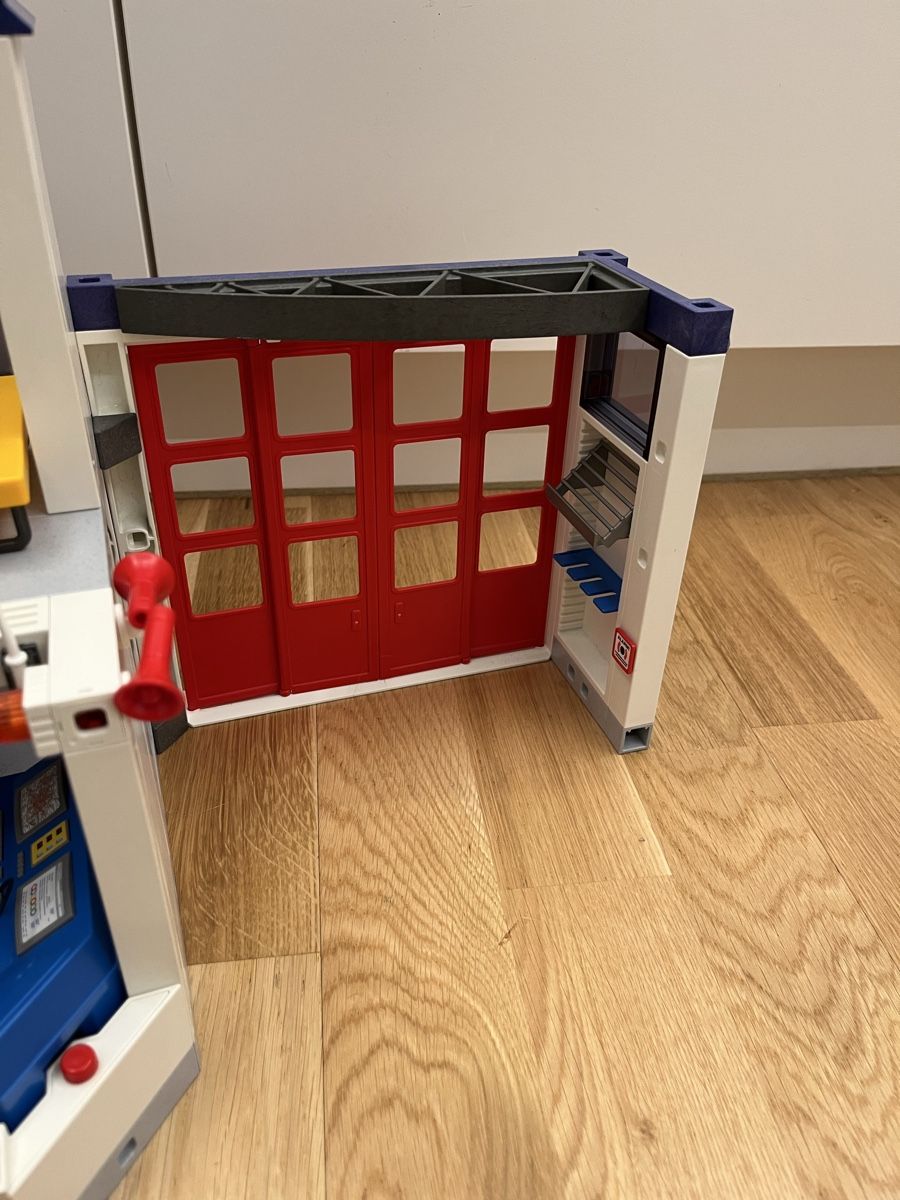Playmobil Giocattoli: Playmobil Feuerwache 4819 – Usato da Bottighofen venduto da Billabongschweiz81 5