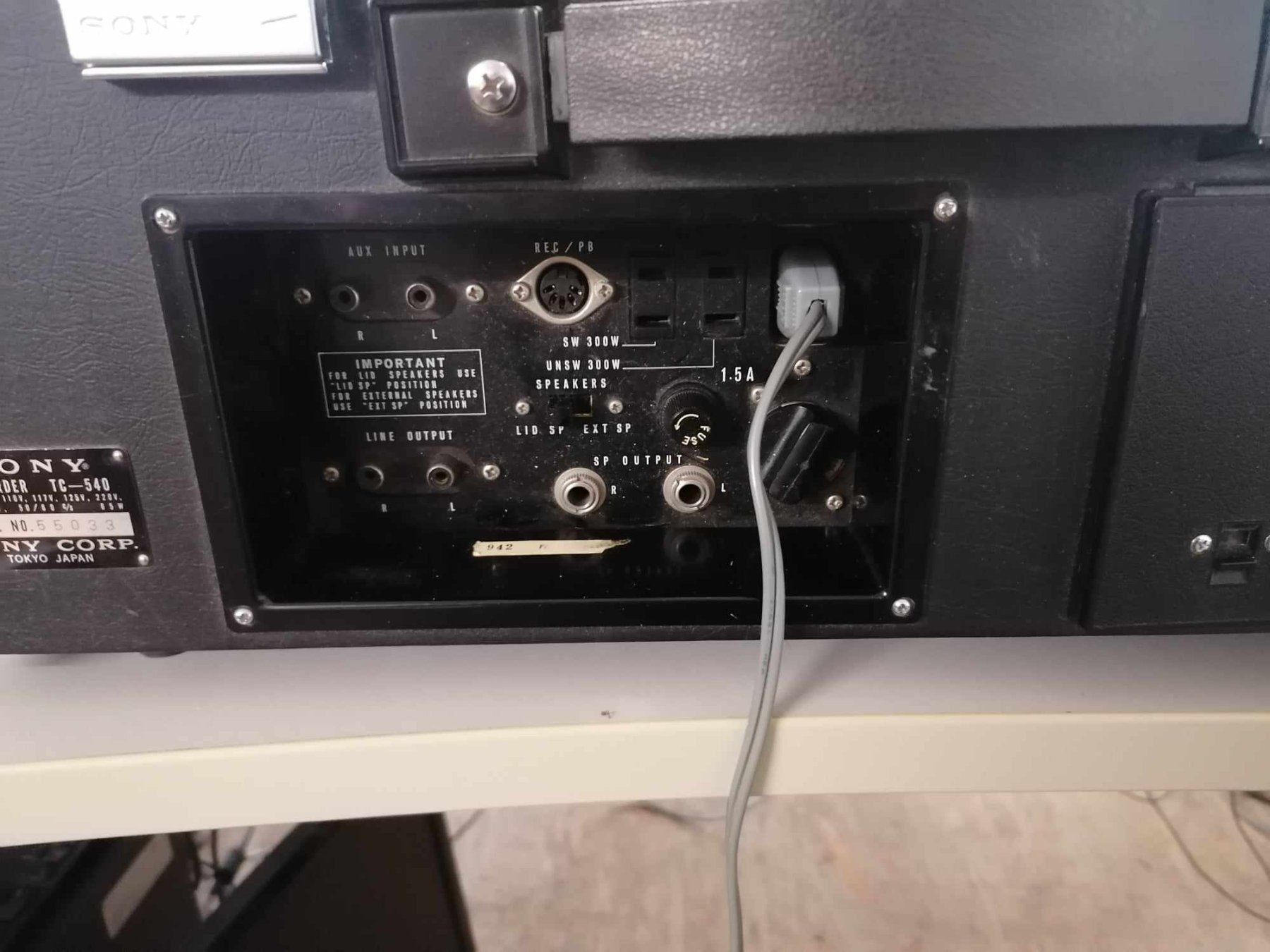 Enregistreurs: Sony TapeRecorder – Défectueux à Aarau par richdig 2