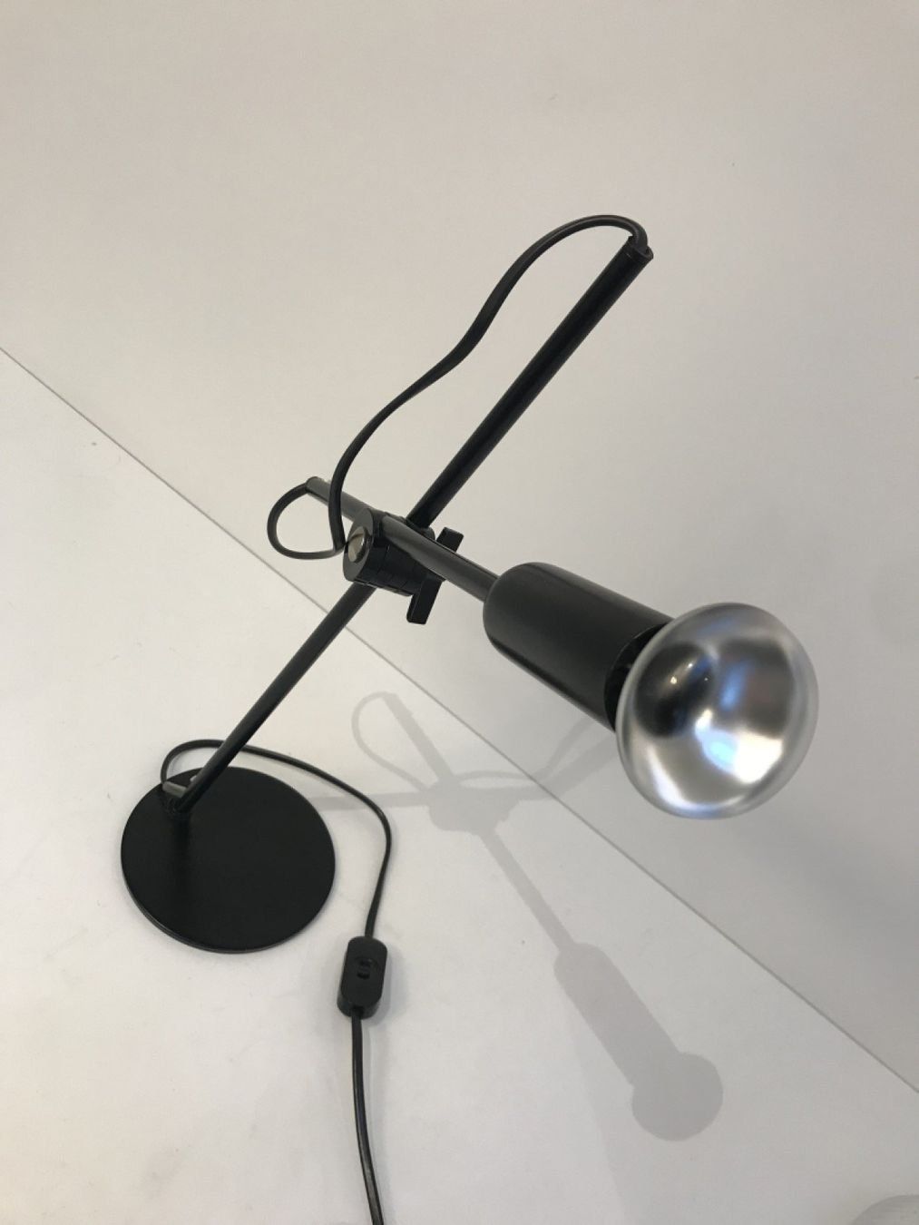 Lampes: Minimalistische Tischleuchte der Schweizer Marke Optelma – Défectueux à Gersau par pd-design-and-art 4
