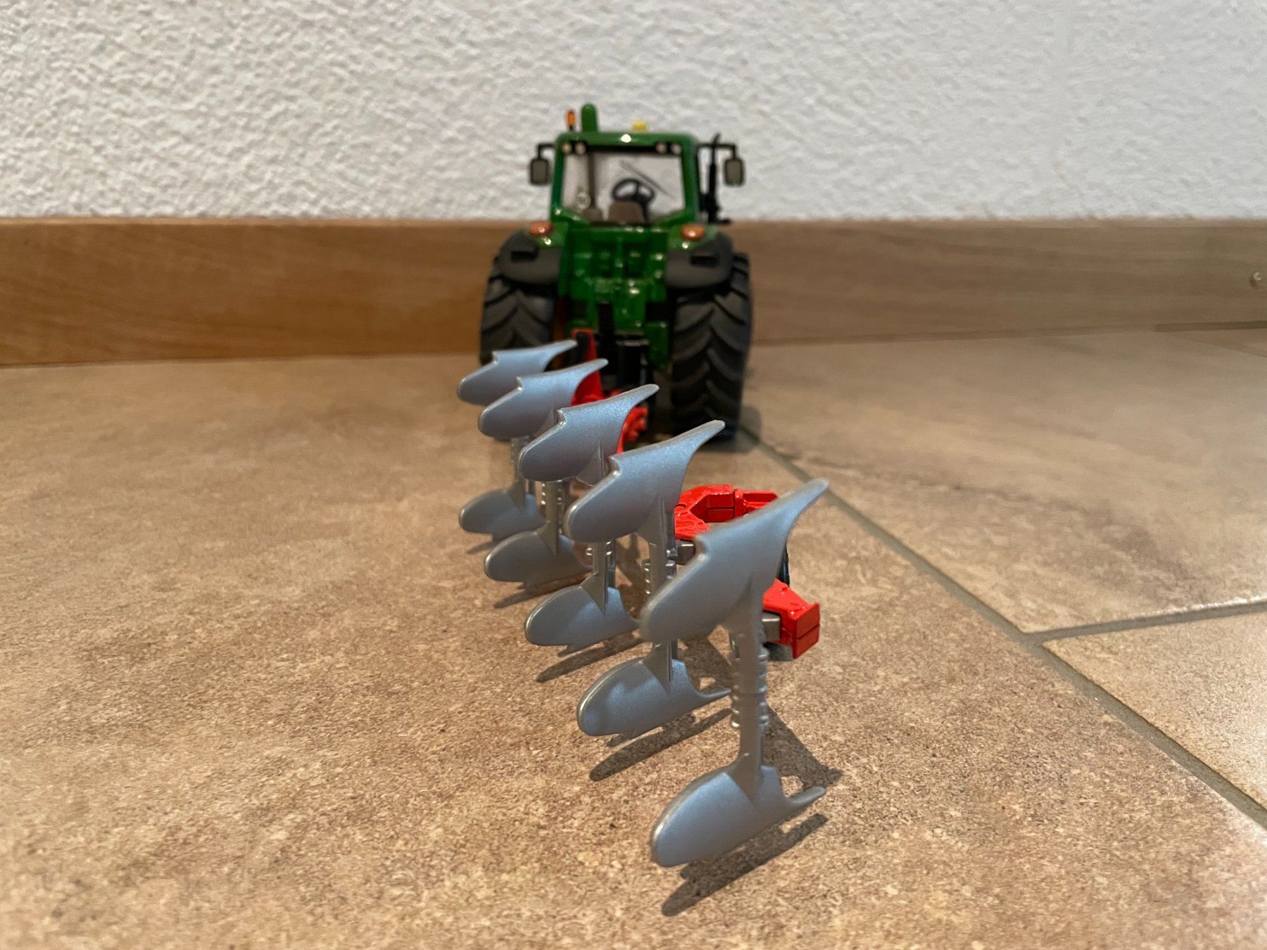 John Deere Trattori: SIKU John Deere 7530 mit Pflug – Nuovo e nell'imballaggio originale da Kreuzlingen venduto da Stefan1150 3