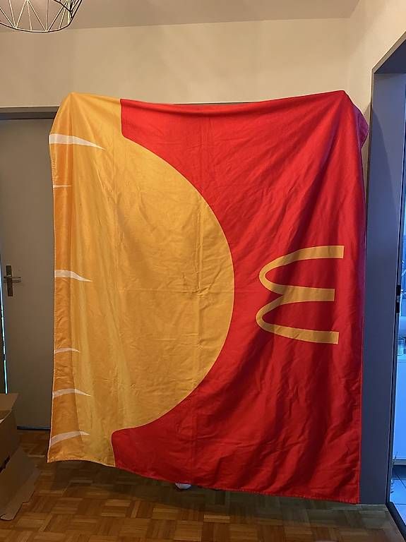 Zaini: McDonald's Strandtuch  + Rucksack Sammelobjekt – Usato da Maschwanden venduto da Ddorf 2