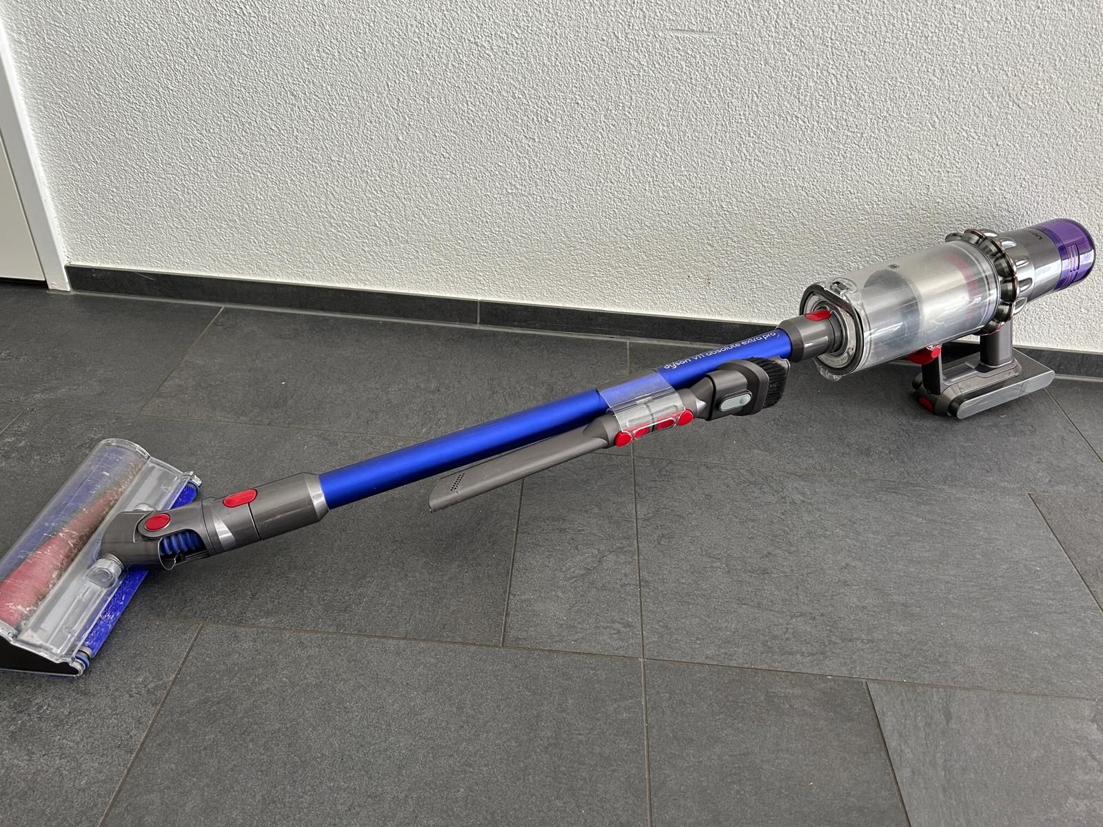 Dyson Staubsauger & Zubehör: Dyson V11 Absolute Extra Pro purple – Gebraucht aus Basel von fed_jh6t
