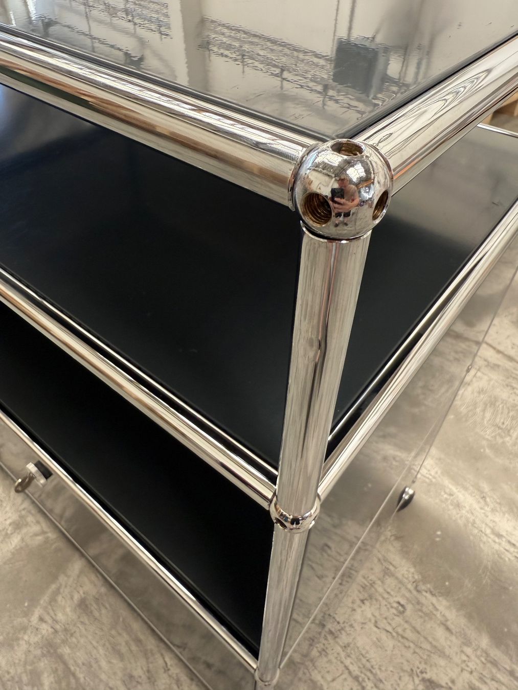 USM Étagères: USM Haller Sideboard Anthrazitgrau auf Rollen ab 1.CHF 001 – D'occasion à Balsthal par Designhaus.Schmitt 7